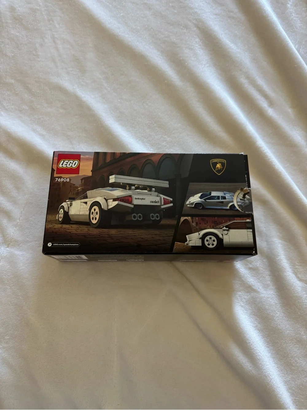 100% Complete & Retired Lego Speed Champions: Lamborghini Countach (76908)